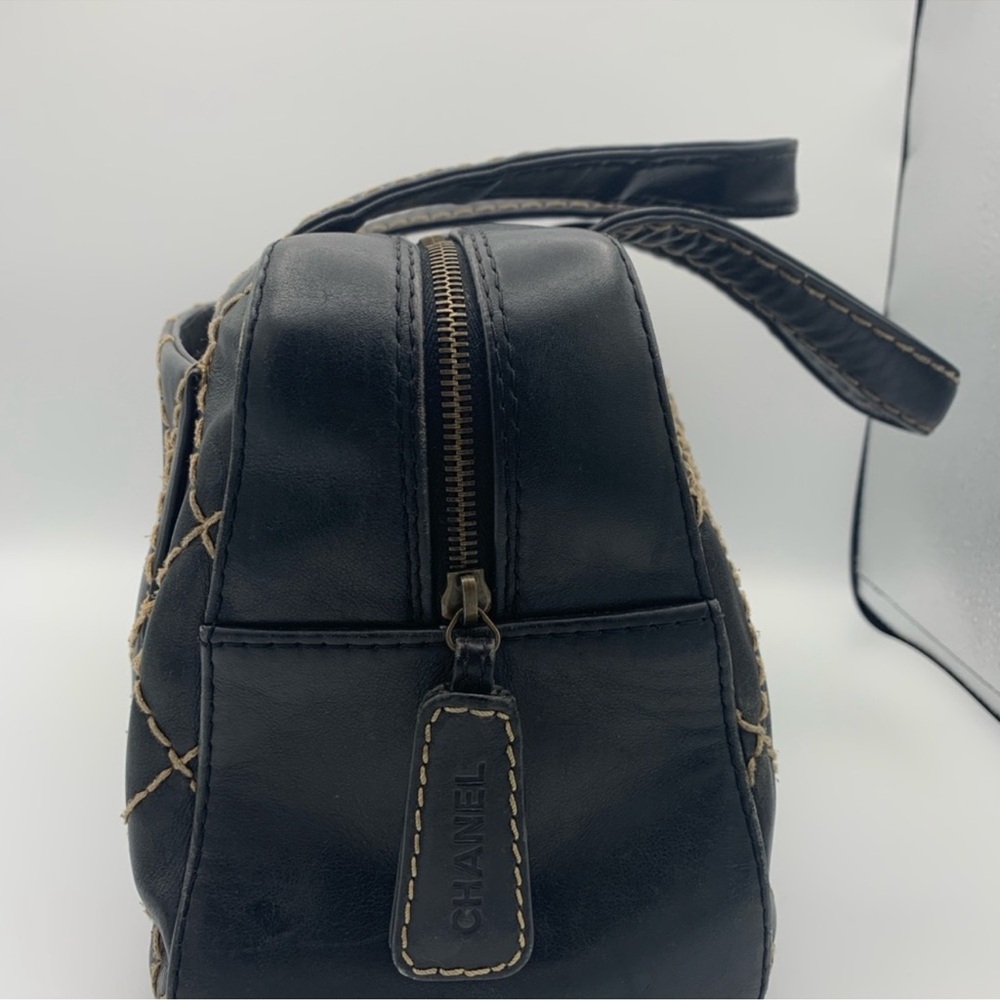 Chanel Black and Gold Quilted Shoulder Bag - Picture 9 of 12